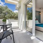 アパート Otium リメナリア